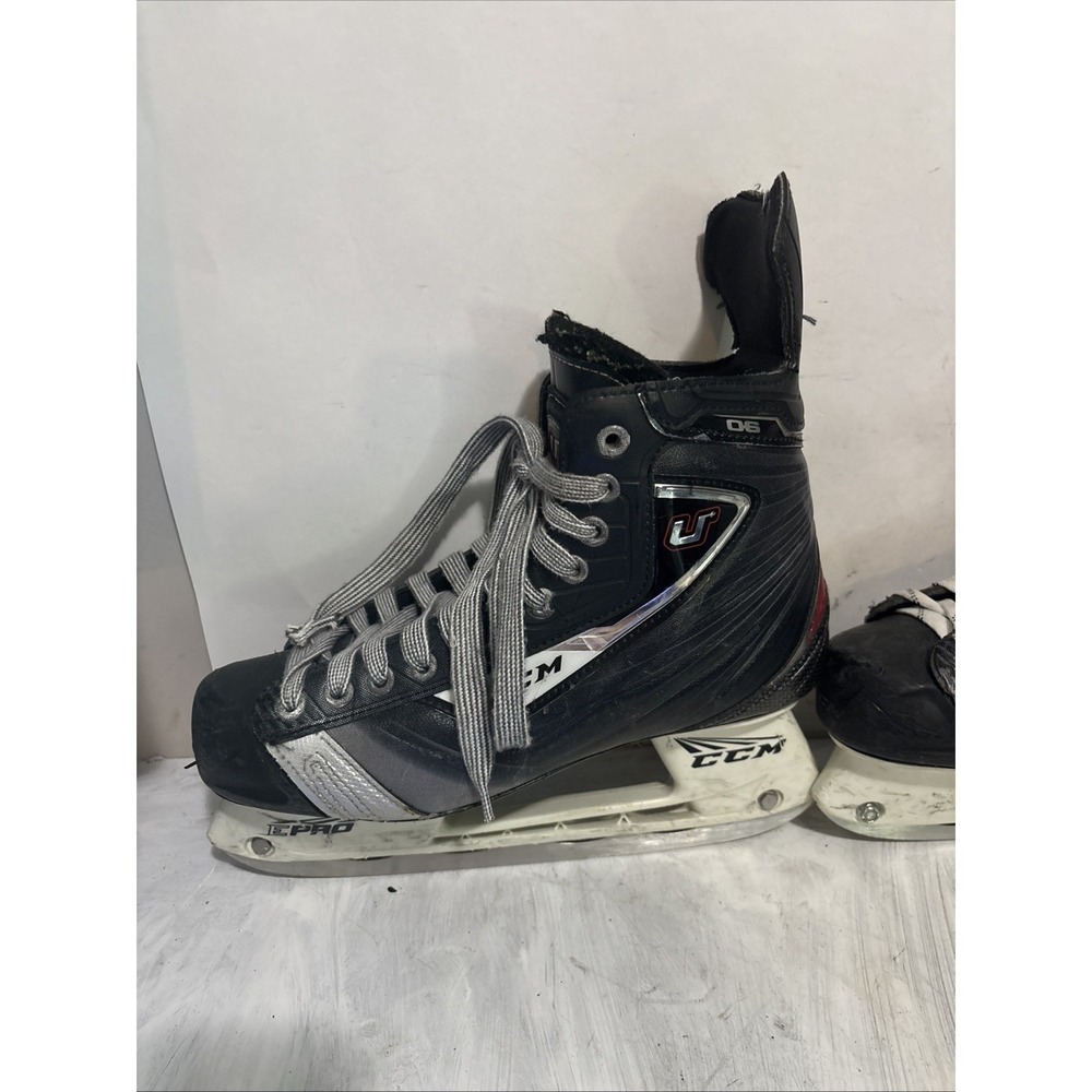 CCM U+ 06 Men 9 Performance/Recreation Ice Hockey Skate WORN